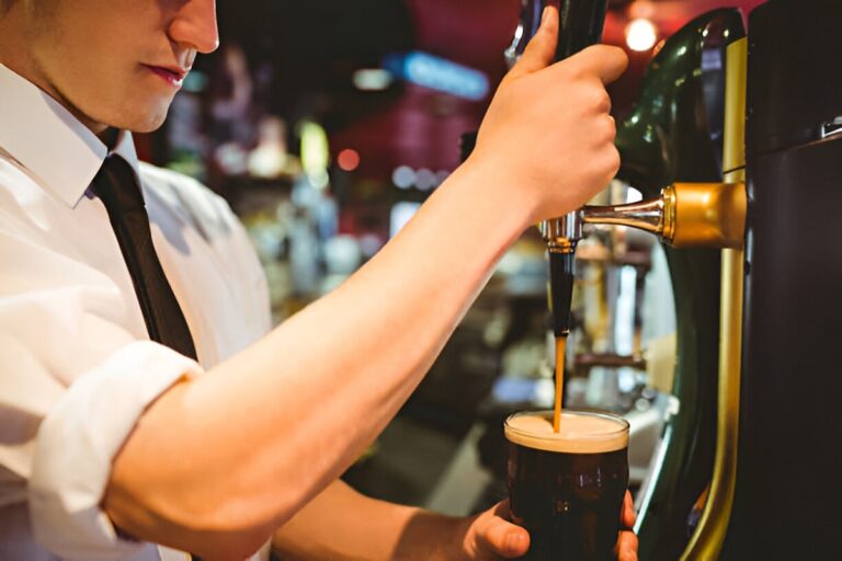 A Guide to Irish Pub Etiquette: Do’s and Don’ts